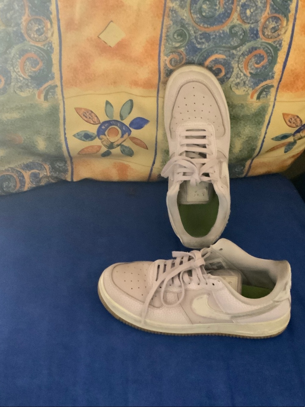 Nike Kids White and Light Green Low-Top Sneakers